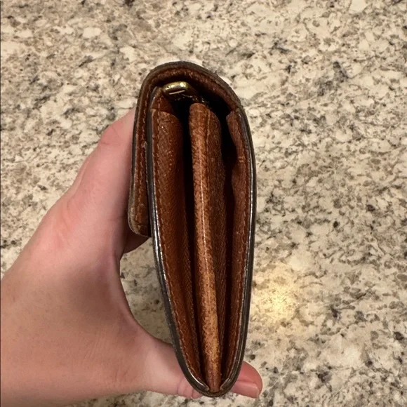 Louis Vuitton wallet - Picture 2 of 9